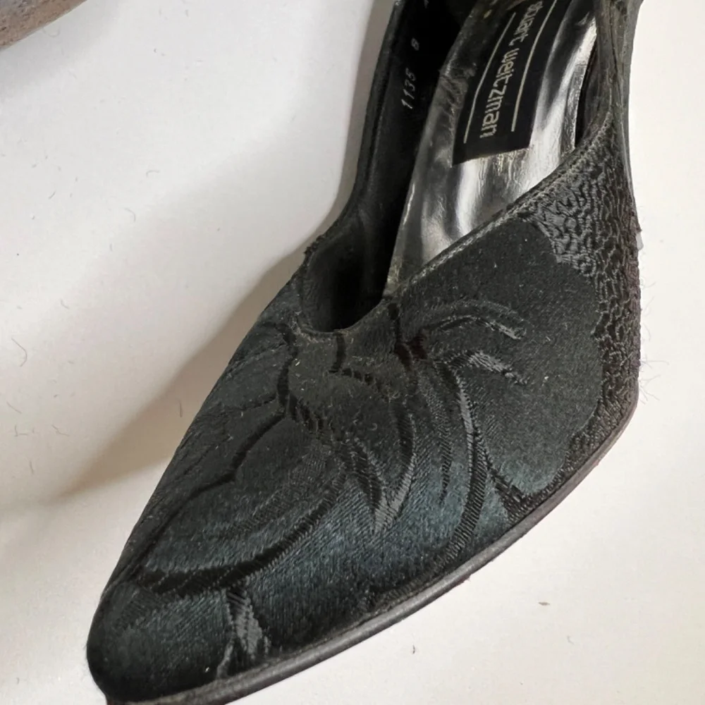 RARE Vintage Stuart Weitzman Satin Brocade Dress Heels with Bows - Picture 3 of 7